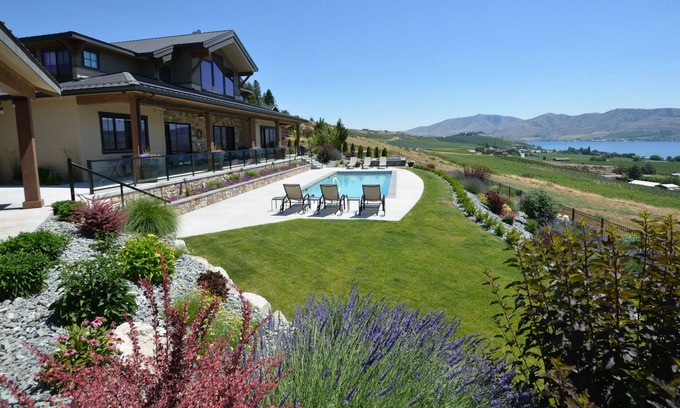 Manson House | Amazing Secluded Manson Home with Stunning Views, Private Pool & Hot Tub