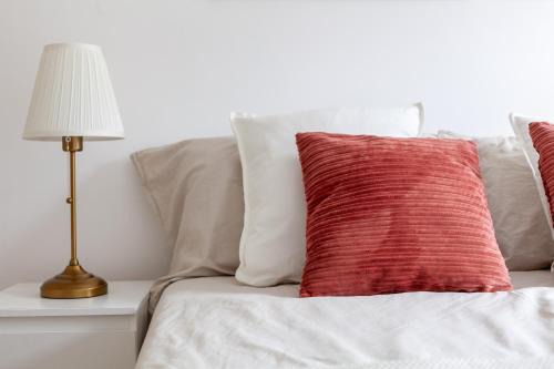Childs Hill Apartment | Amazing serviced accommodations for Corporate Contractors and Leisure clients Located at a walking distance from three majors Underground and Overground stations