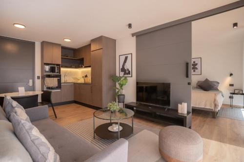 El Golf Apartment | Amazing space steps from the metro
