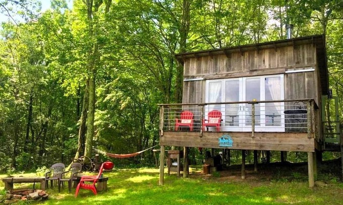 Grandview Cabin | Amazing Tiny House Rental for Unique Romantic Getaways in Tennessee