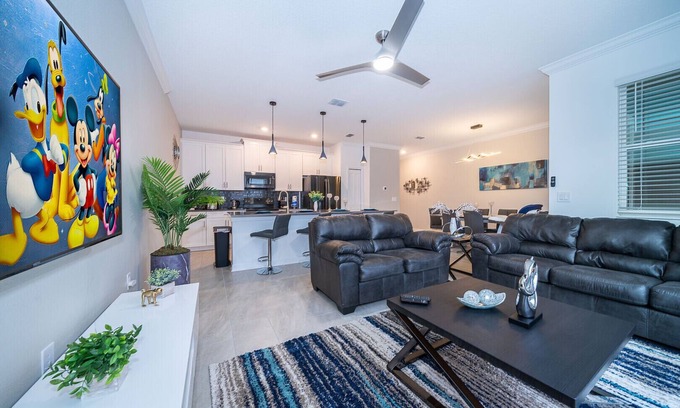 Kissimmee Ski Chalet | Amazing Townhouse 4Bed/3Bath/Pool/5Min Disney