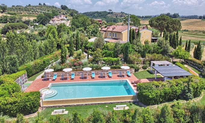 Palaia Villa | Amazing Tuscan Retreat Villa San Gerbero
