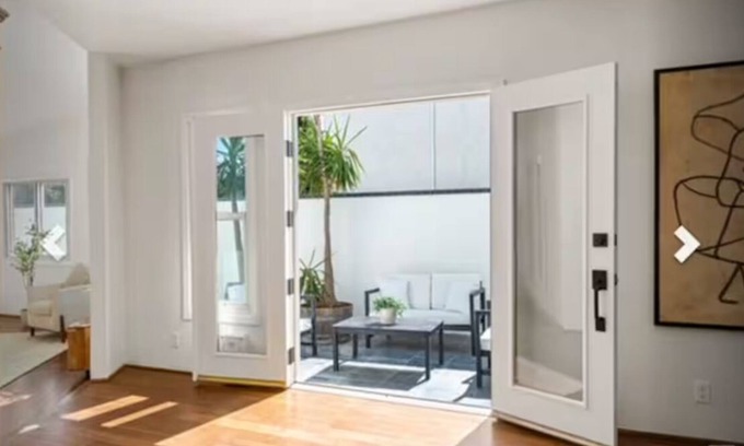 Playa Del Rey House | Amazing unique floor plan! Large House with Huge Chef Kitchen. 4 Living Rooms.
