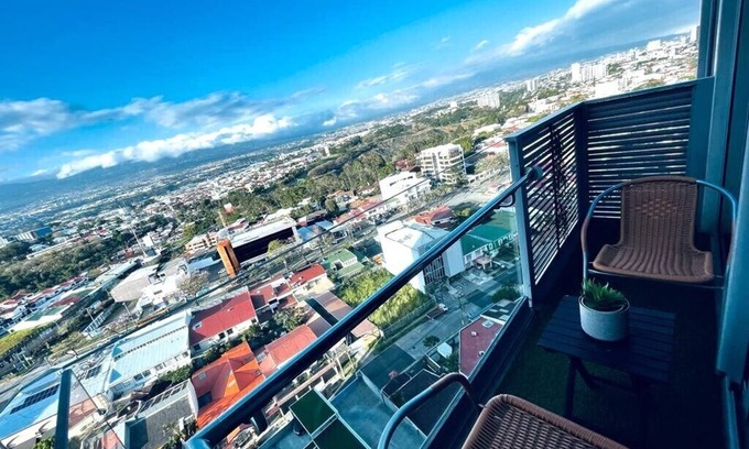 Rohrmoser Condo | Amazing views & amenities Q-BO