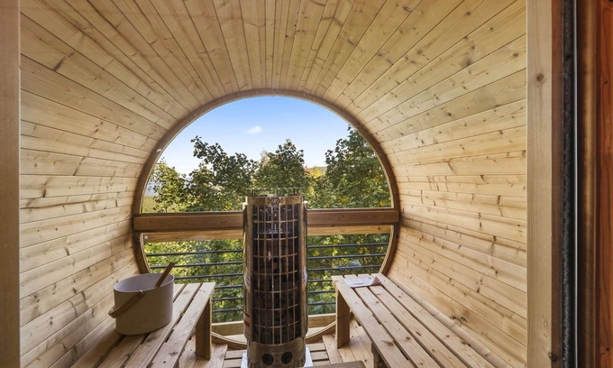 Beech Mountain Cabin | Amazing Views*HotTub*Sauna*GameRooms Dog-friendly!
