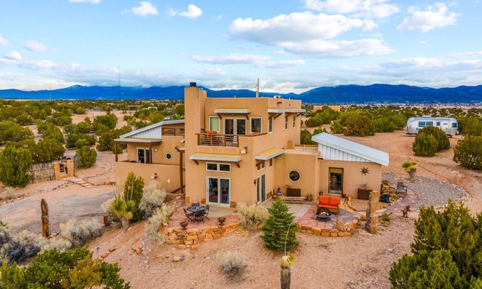 West Alameda House | Amazing Views, Hot Tub, Pool, Sauna, Gourmet Kitchen, Master Suites!