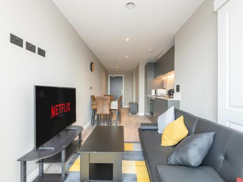 Holbeck Apartment | Amazing Views in Central Leeds - Pass The Keys