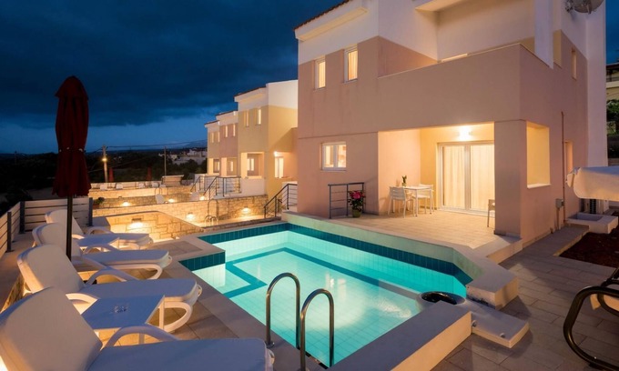 Adele Villa | Amazing Villa Fragika IV in a picturesque village