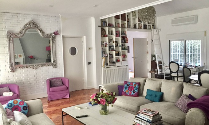 Hortaleza House | Amazing villa inside Madrid with private swimming pool and super big living room