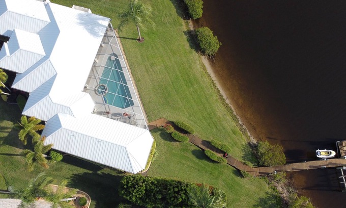 Port Saint Lucie House | Amazing villa with view and direct access to the water.nHeated pool and jacuzzi.