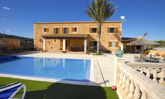 Porreres Villa | Amazing Villa with swimming pool, Wifi, Terrace, Patio, BBQ and Great Views