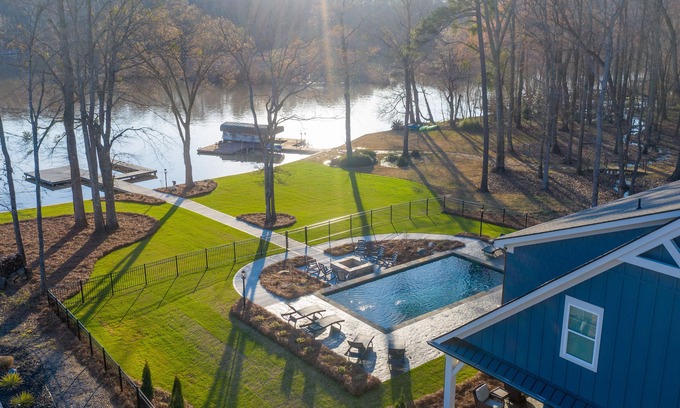 Lake Oconee Cottage | Amazing Waterfront Goose Nest Cottage with Heated Pool, Fire-Pit + Much More!