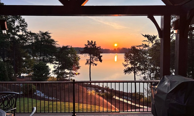 Seneca House | Amazing Waterfront Location on Lake Keowee!