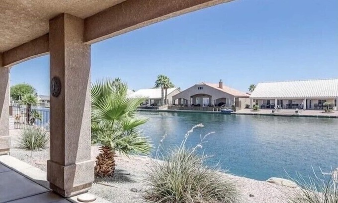 Fort Mohave House | Amazing Waterfront Retreat close to amenity's