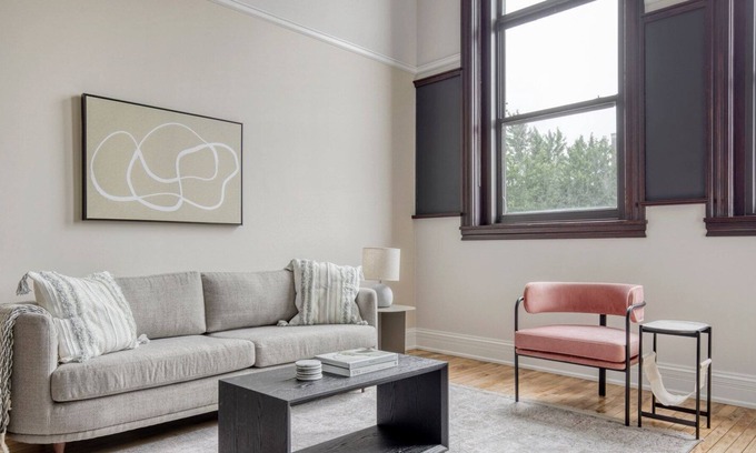 Noble Square Apartment | Amazing West Town 2BR nr I-90 & Blue Line, by Blueground