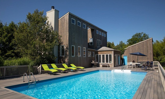 Bridgehampton House | Amazing winter get away, Gym. Hot tub. Special Offer for Dec, Jan. Feb, March
