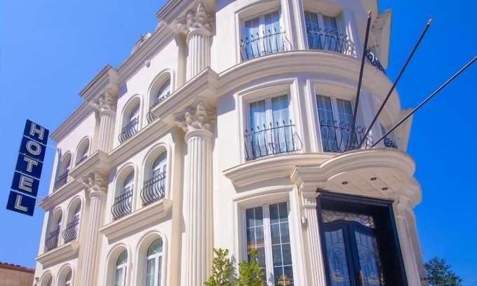 Paskuqan Hotel | Ambasada QTA