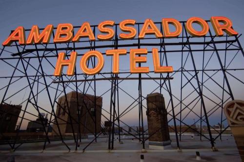 Marquette Hotel | Ambassador Hotel Milwaukee, Trademark Collection by Wyndham