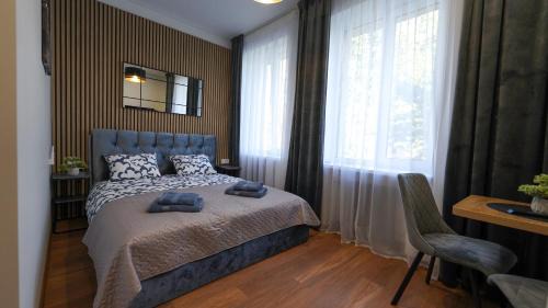 Old Town Apartment | Amber Light Self-Check-In Apartments
