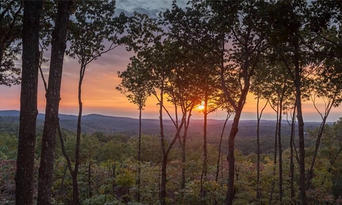 Talking Rock Cabin | Amber Sunsets -Incredible Views, Hot Tub!