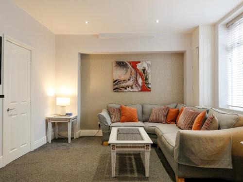 Tideswell House | Amber Villa