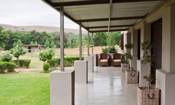 Rayton Bed & Breakfast | Ambers & Grace Guest Farm