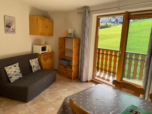 Thollon-les-Memises Apartment | Ambiance montagne front de neige