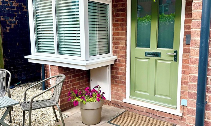 Stourbridge Apartment | Amblecote Glass Quarter Apartment
