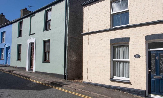 Beaumaris House | Amelie Cottage