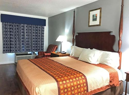Russellville Hotel | American Inn & Suites Russellville
