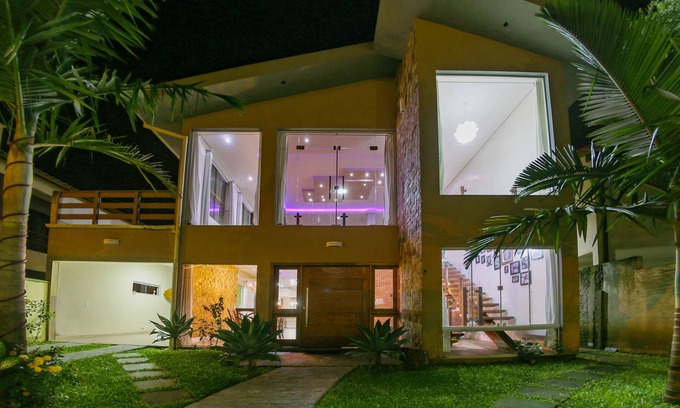 Barra de Ibiraquera House | American Style House