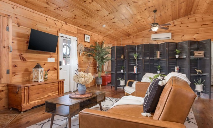 Valley Head House | Americana Farm Summar