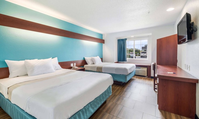 Brunswick Hotel | Americas Best Value Inn & Suites Brunswick