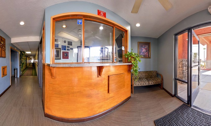 Bakersfield Hotel | Americas Best Value Inn & Suites Bakersfield E
