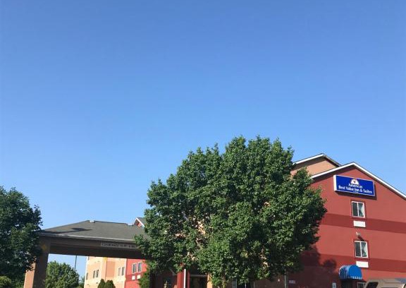 St. Charles Hotel | Americas Best Value Inn and Suites Saint Charles