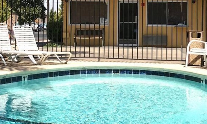 Visalia Hotel | Americas Best Value Inn Visalia