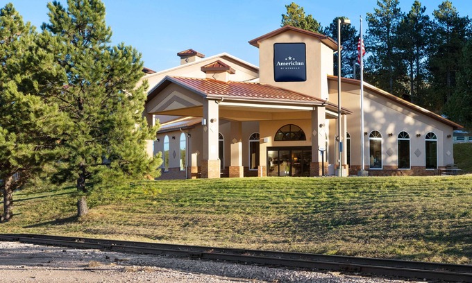 Hill City Hotel | AmericInn by Wyndham Hill City Mt Rushmore
