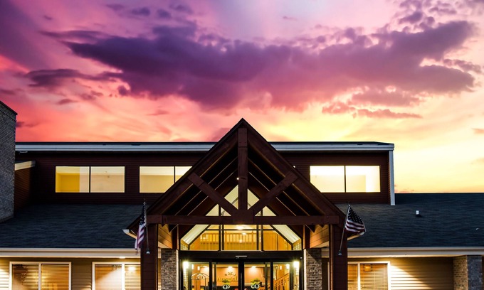 Menomonie Hotel | AmericInn by Wyndham Menomonie