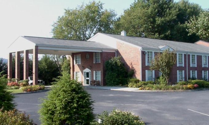Elizabethton Hotel | Americourt Hotel and Suites - Elizabethton