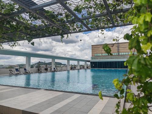 Seri Kembangan Apartment | AMERIN MALL CONDO SUITE KL By VP
