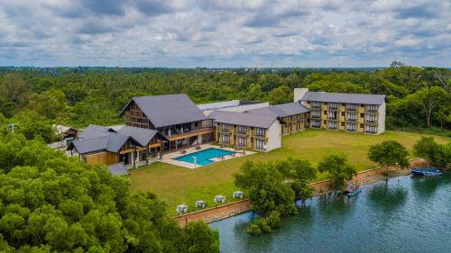 Seeduwa - Katunayake Hotel | Amora Lagoon Hotel