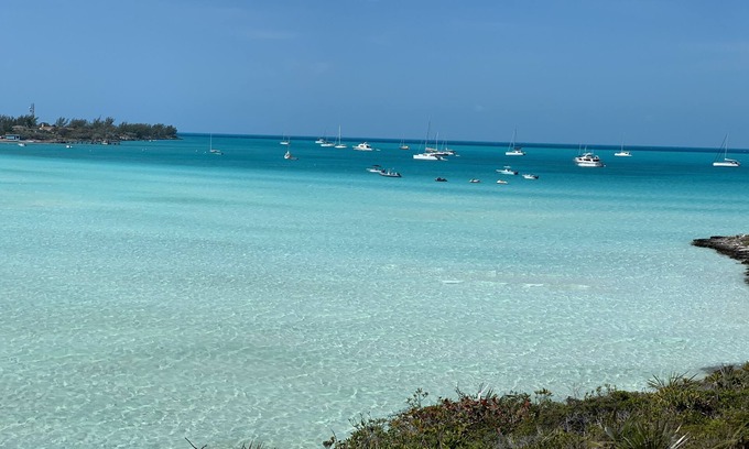 Black Point House | Amy House provides a chic and relaxing getaway to help improve well-being.