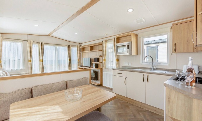 Bridport House | An attractive modern 12ft-wide caravan.