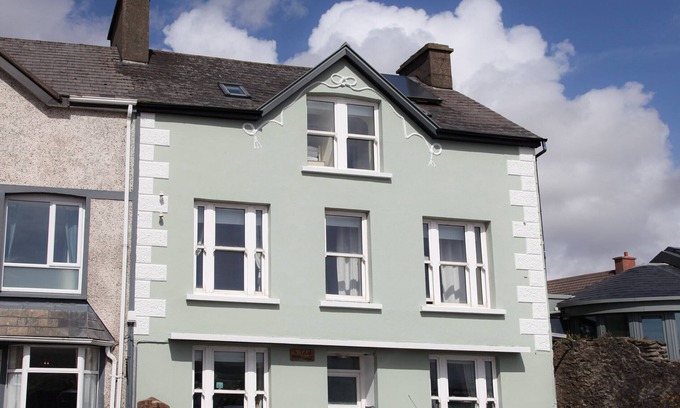 Dingle Ski Chalet | An Caladh Spáinneach