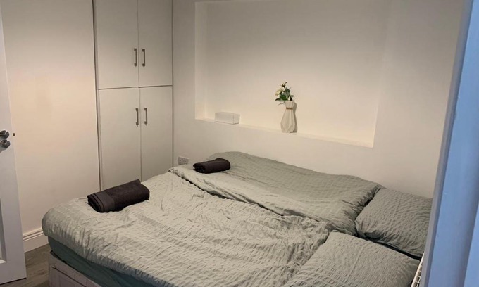 Glasnevin House | An en-suite room near the city