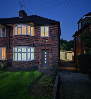 Finchley House | An inviting, spacious and bright 3 bed house