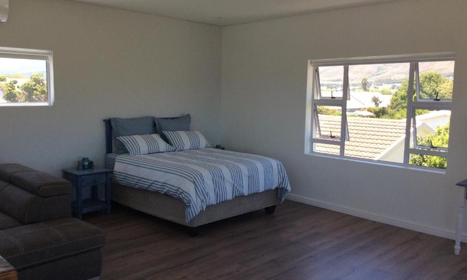 Gordons Bay Central House | An Nur The Light Halaal selfcatering