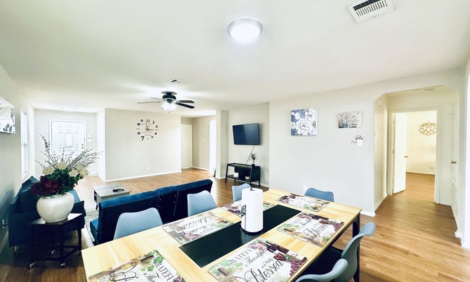 San Antonio House | An place for family, 10 mins to Seaworld and 15 mins to Lackland