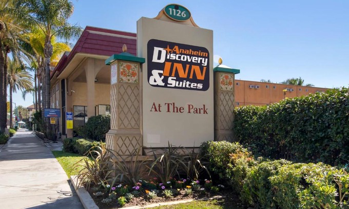 Southwest Anaheim Hotel | Anaheim Discovery Inn and Suites