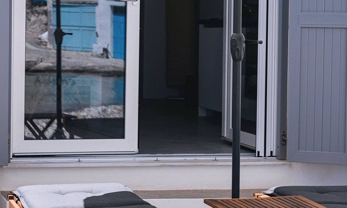 Kimolos House | Anastasia Kimolos